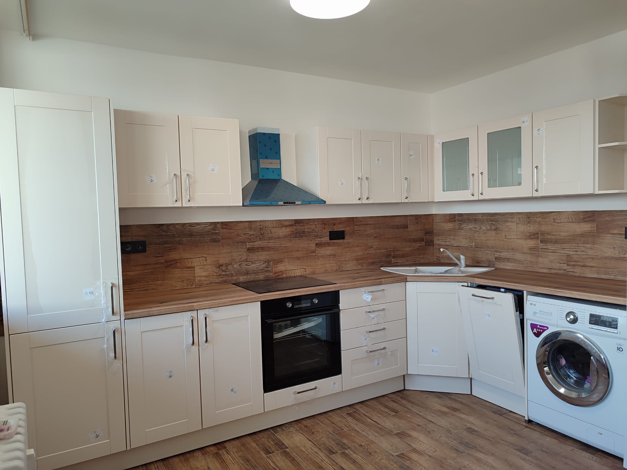 Montáž kuchyně – ukázka 2